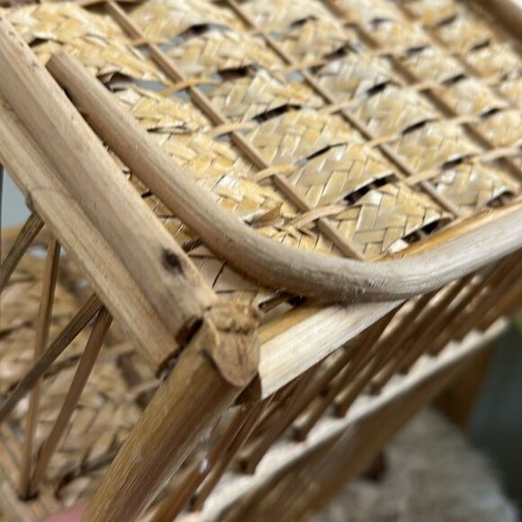 Vtg Lightweight Wicker Rattan Hanging/Sitting Woven Wall Bathroom Accent Shelf - Picture 14 of 17